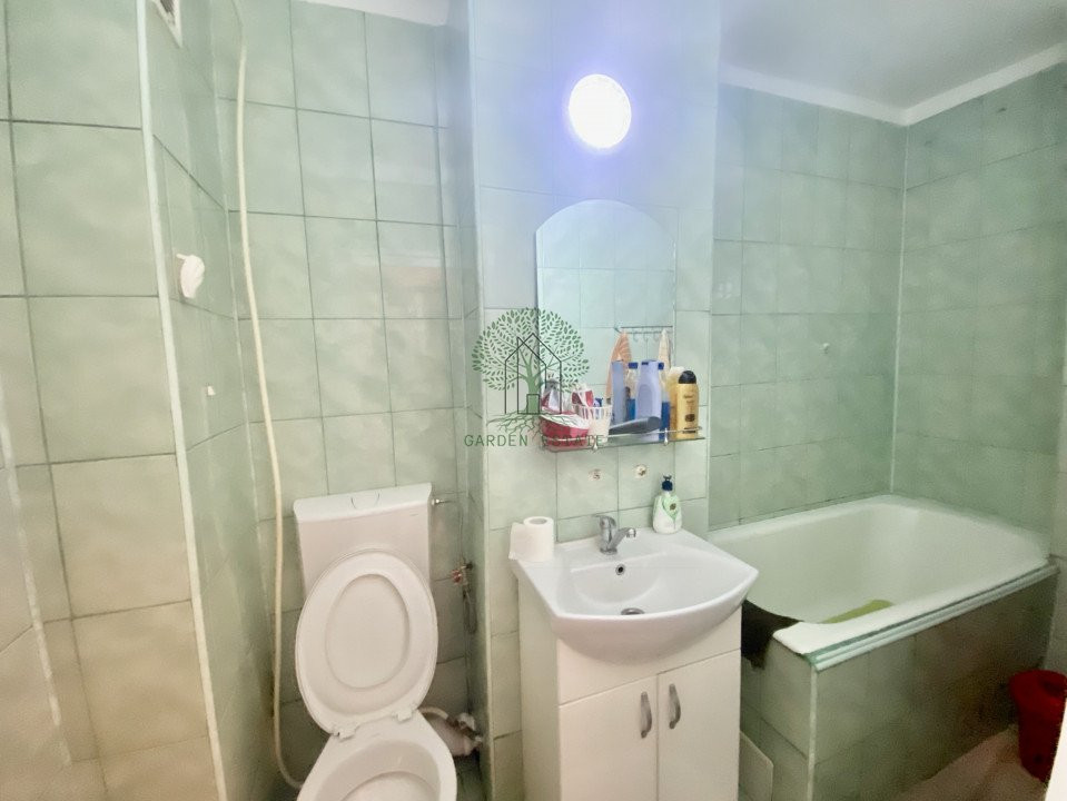 Apartament 3 camere, zona Big Manastur, decomandat, etaj intermediar 