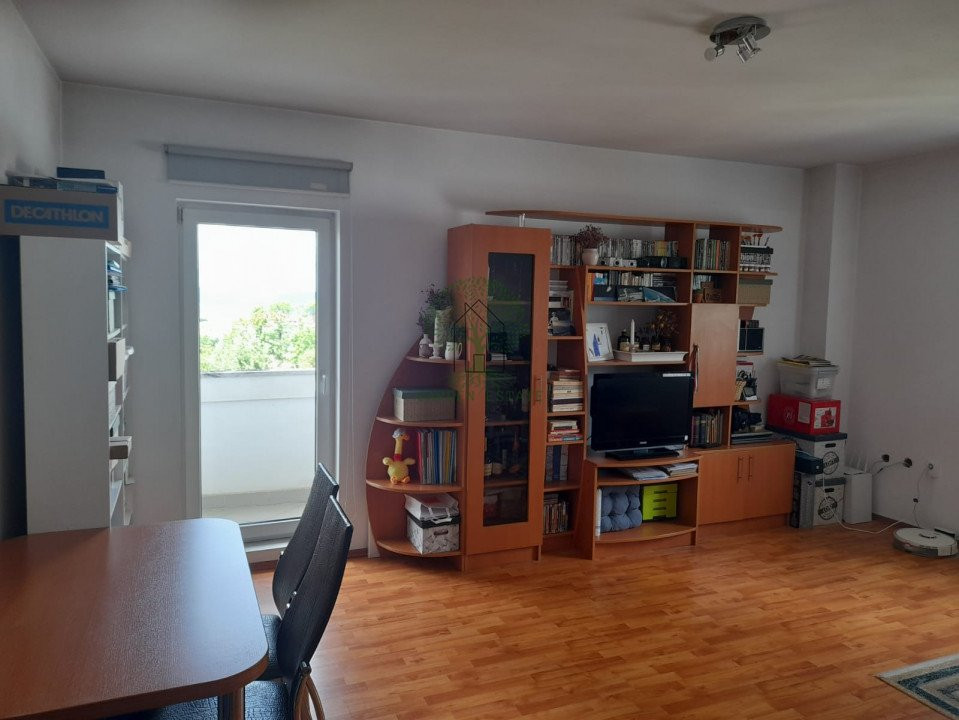 Apartament 2 camere, decomandat, zona Calea Turzii Zorilor, garaj