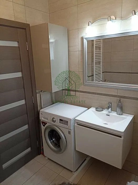 Apartament cu 3 camere, Sub Cetate Floresti + parcare