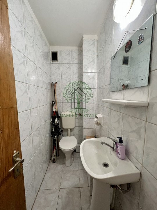 Apartament cu 3 camere, decomandat, Intre Lacuri, etaj 1