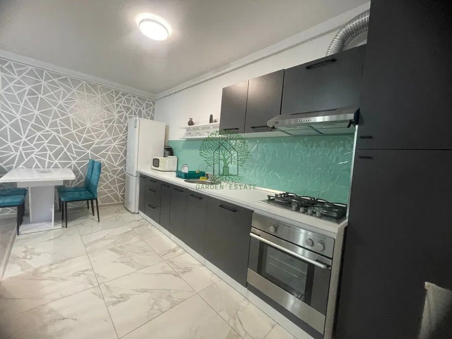 Apartament cu 2 camere+nisa, zona Somesului Floresti + parcare