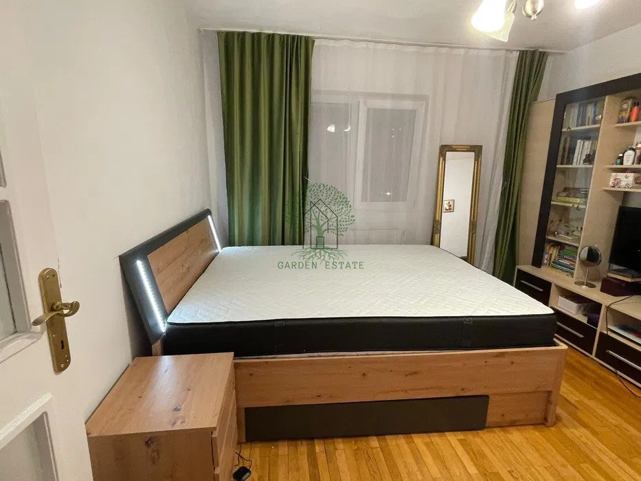 Apartament cu 3 camere, decomandat, str. Gheorghe Dima Zorilor